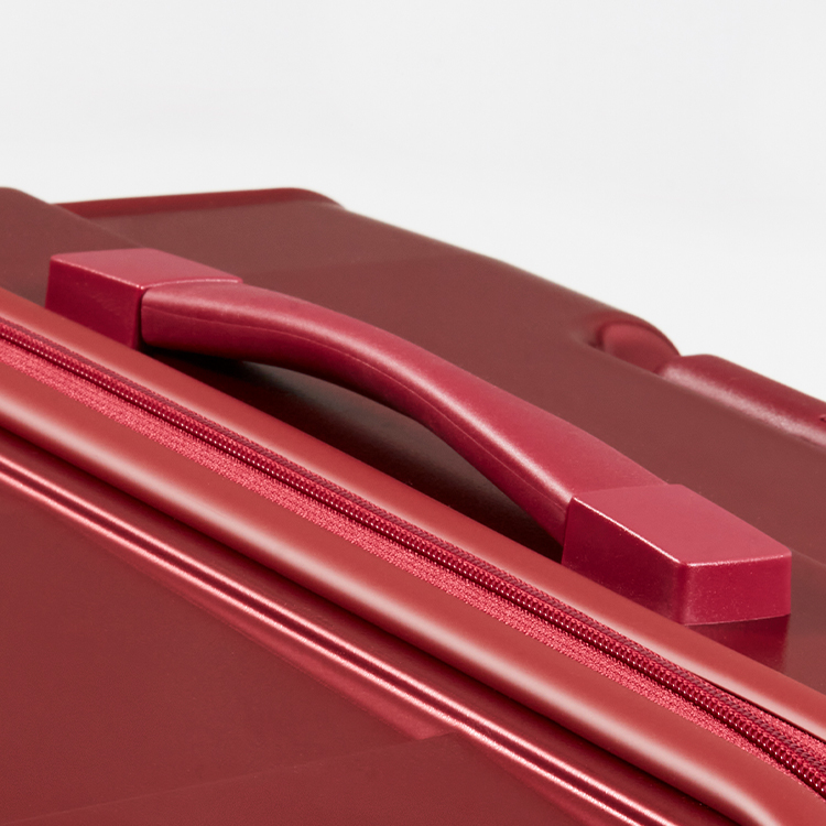 持ちやすく疲れにくい新形状ハンドル